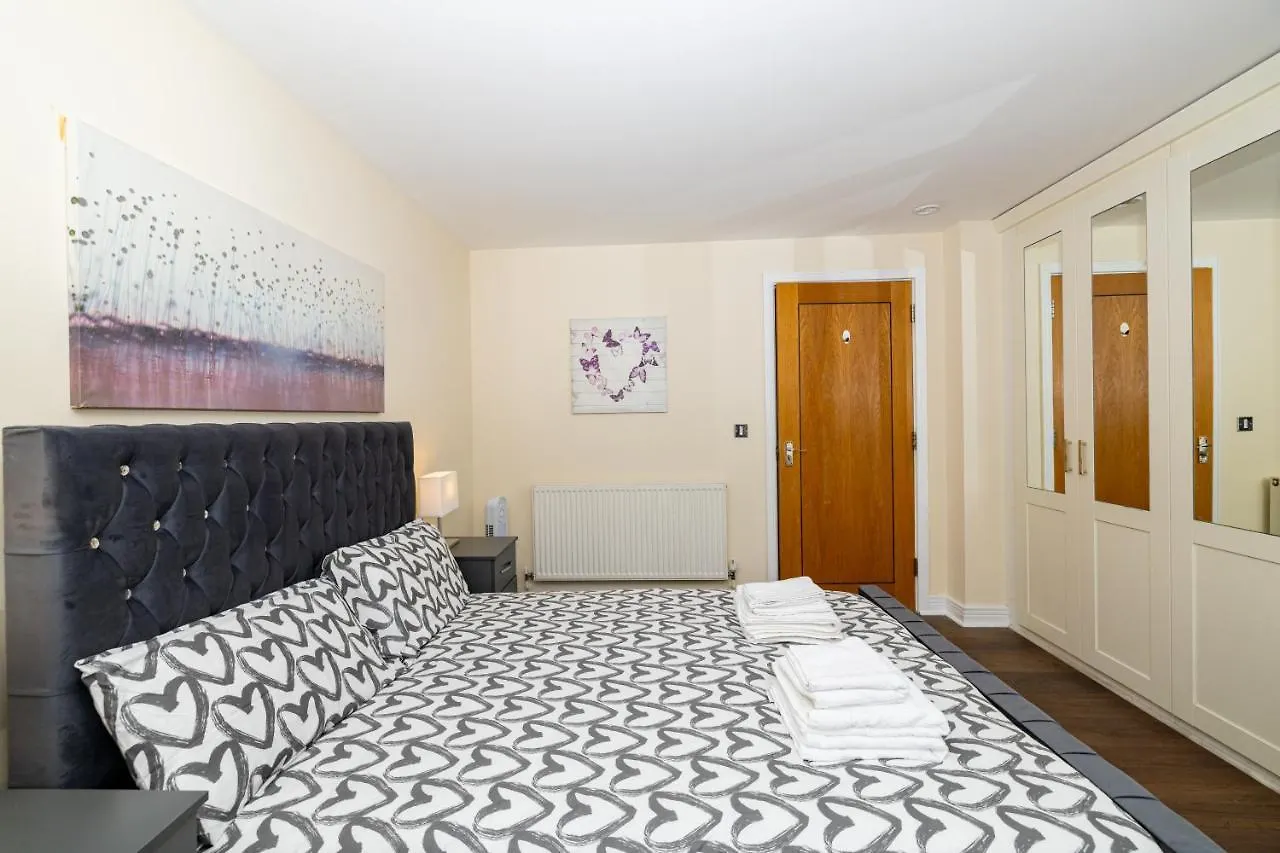 Two Bed Apartment Near Canary Wharf Londýn Velká Británie